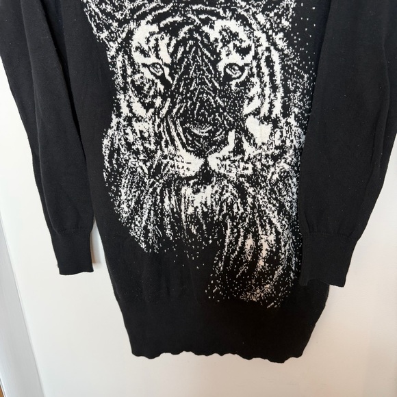 ZARA Longline Bold Edgy Tiger Design Sweater Dress Black/White Graphic Size L - Picture 4 of 12